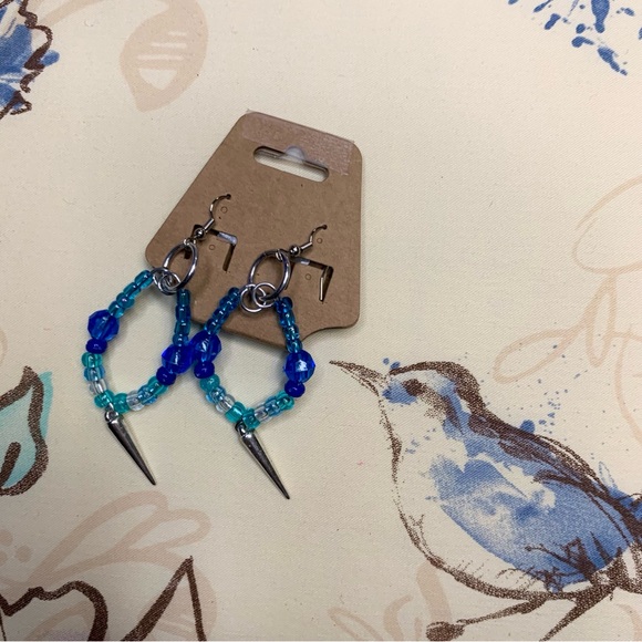 💜 VTG Handmade Turquoise and Blue Beaded Earrings - Picture 4 of 6